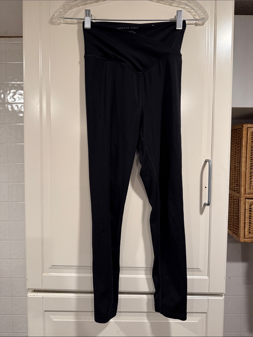 American Eagle Outfitters Black High-Rise Leggings Crossover Waist size XS 7:28